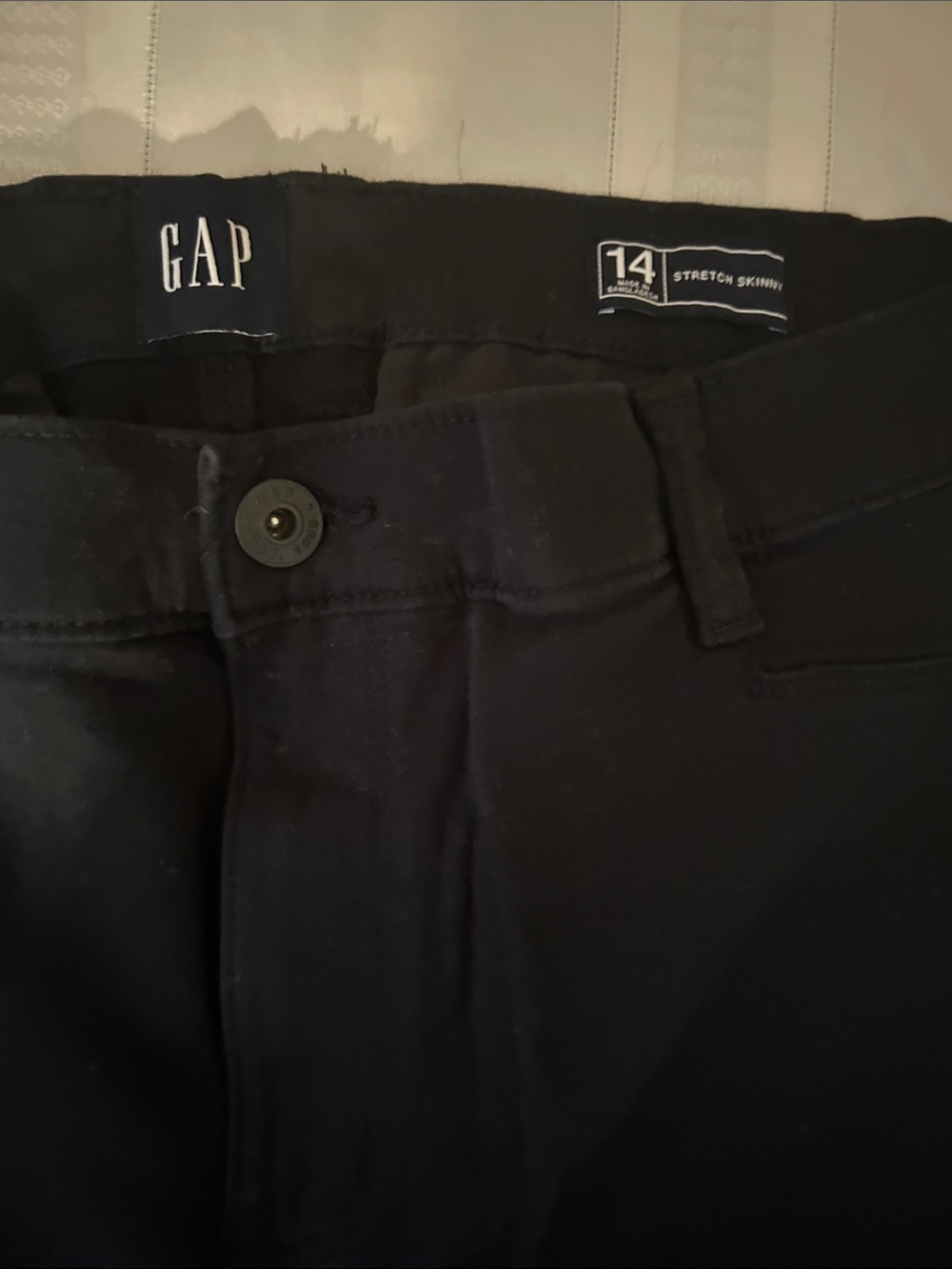 GAP Women’s Stretch Skinny Chinos in Black